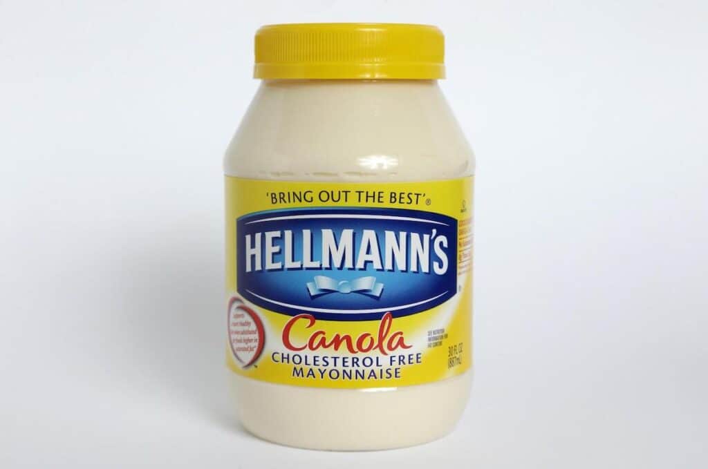 An image of Hellmann's canola cholesterol free mayonnaise.